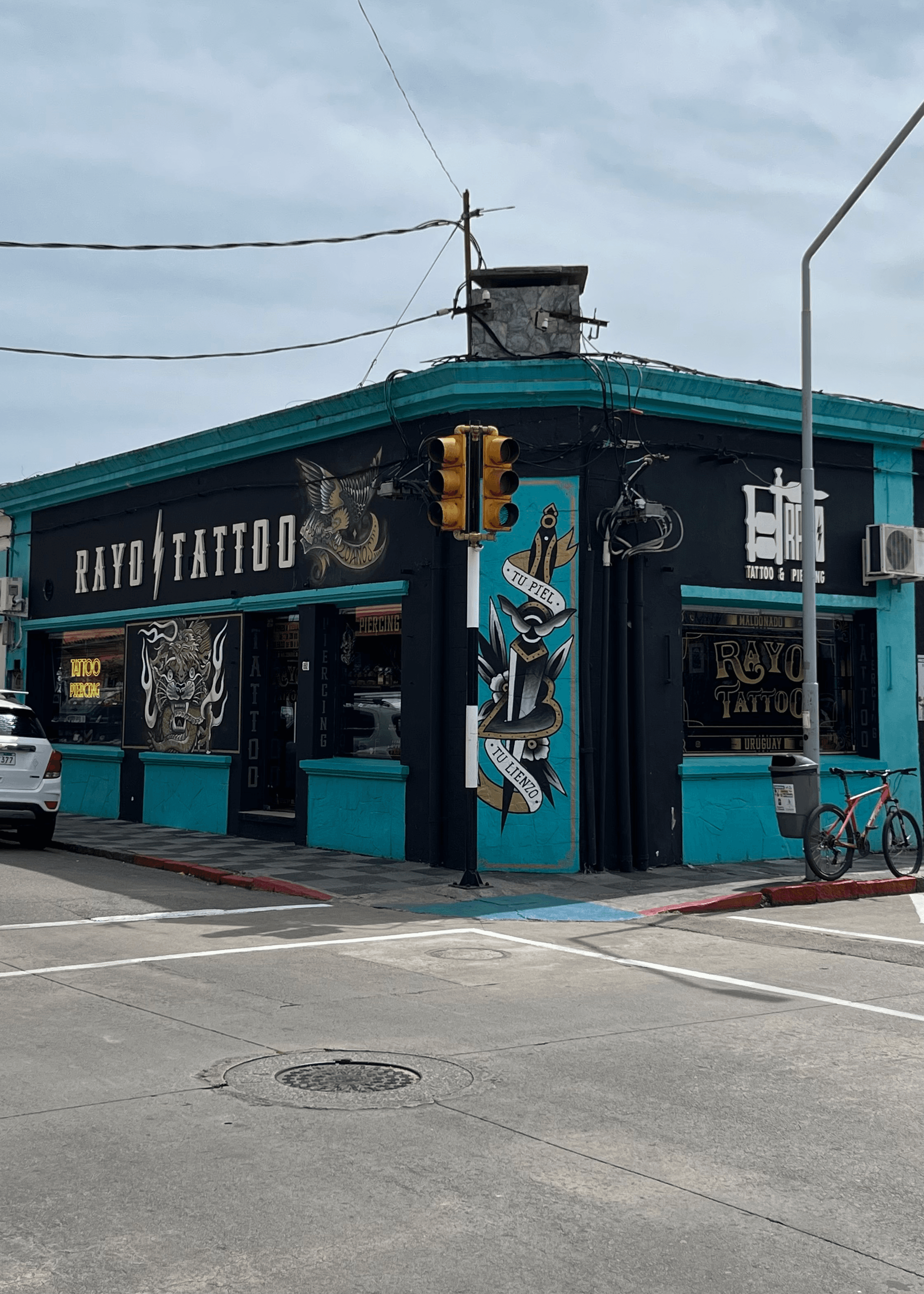 Interior Rayo Tattoo